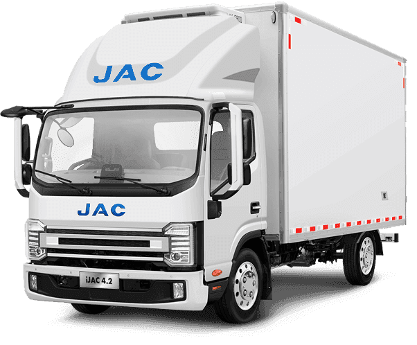 Camión eléctrico de 4 toneladas circulando en carretera con autonomía real para reparto urbano y logística de última milla.